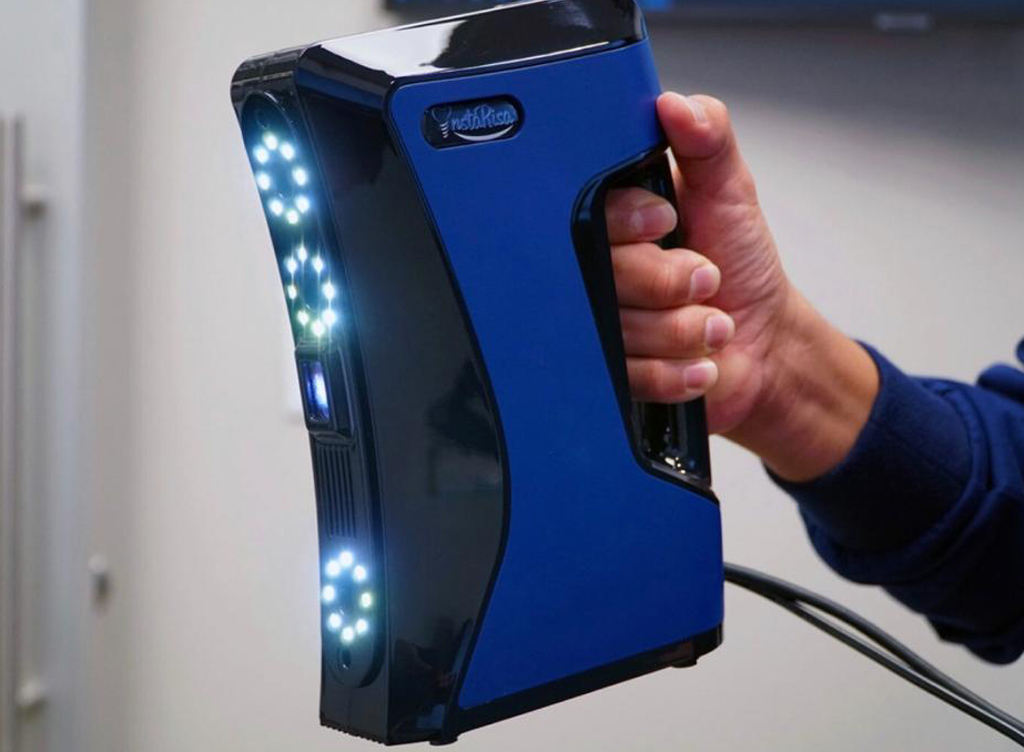 Facial-Scanner-Full-Arch-on-Patients-scan | Live Implant Training ...